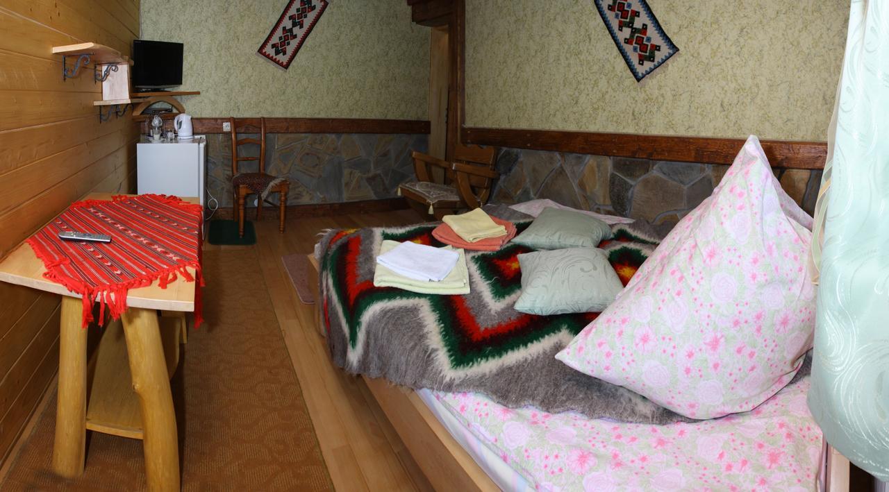 Садиба "У Наталії" ตาราริฟ ภายนอก รูปภาพ